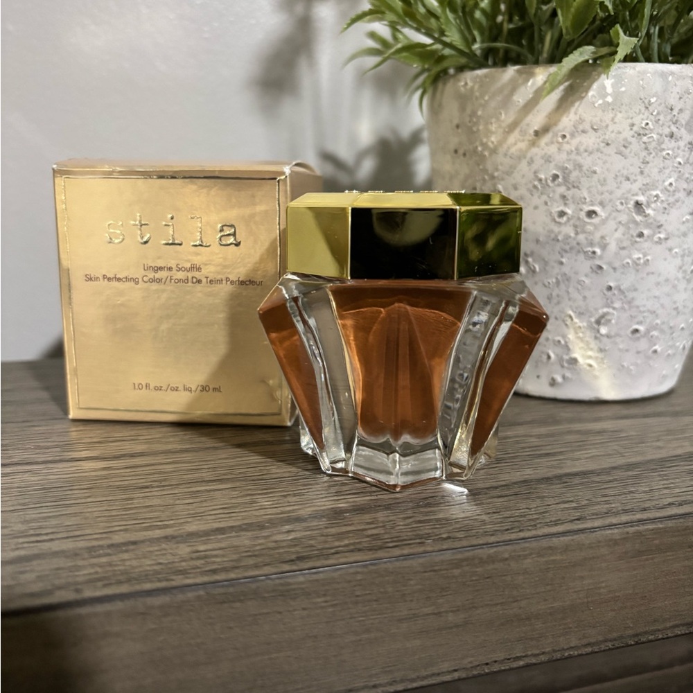 Stila Lingerie Soufflé with Gold and Clear Design